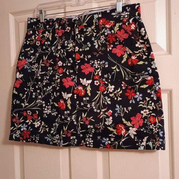 Croft & Barrow Effortless Stretch Skort Sz 10, Hi Rise, Black Floral, New - Picture 1 of 4